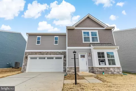 284 Ludgate Mnr, Falling Waters, WV 25419