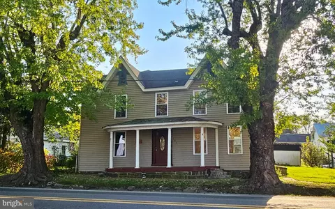 104 E Main St, Hedgesville, WV 25427