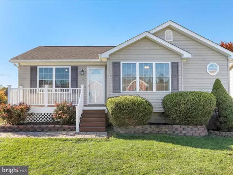 36 Mercury Ct, Martinsburg, WV 25404