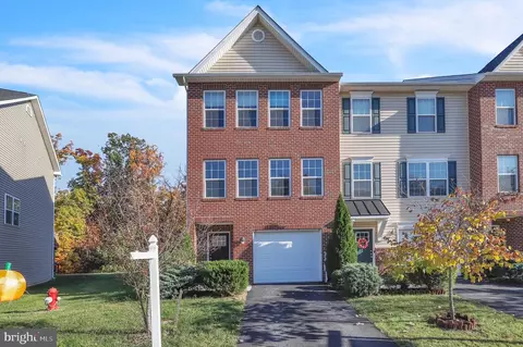 49 Savage Ct, Falling Waters, WV 25419