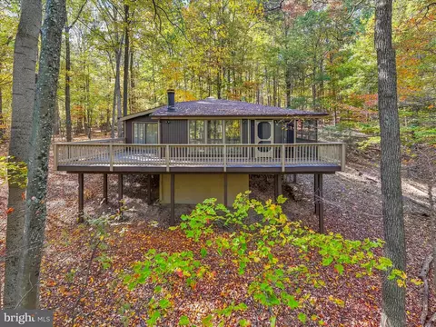 400 Ruffed Grouse Ln, Hedgesville, WV 25427