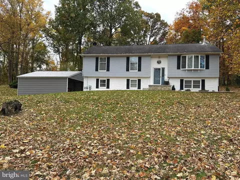 677 Frontier Dr, Bunker Hill, WV 25413