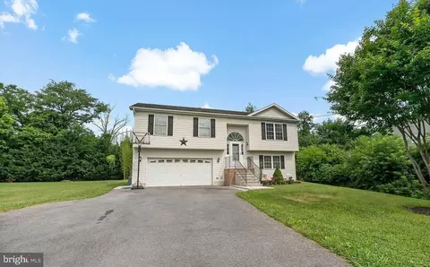 396 Wendover, Bunker Hill, WV 25413