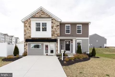440 Ludgate Mnr, Falling Waters, WV 25419