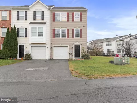 712 Prentiss Point Pkwy, Martinsburg, WV 25401