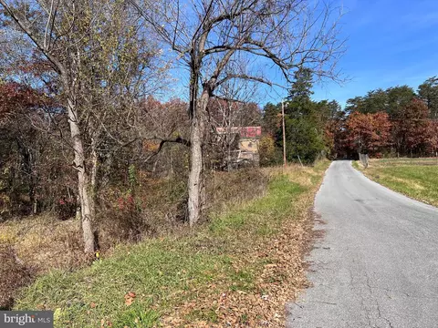 35 Mauve Rd, Hedgesville, WV 25427