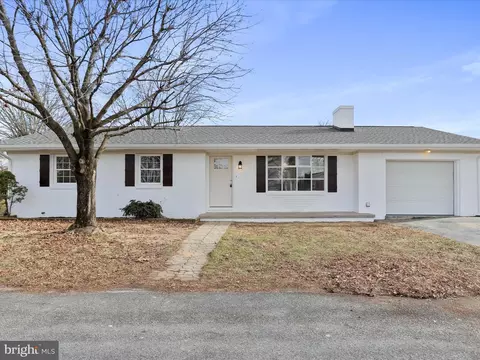 127 Madera Dr, Martinsburg, WV 25405