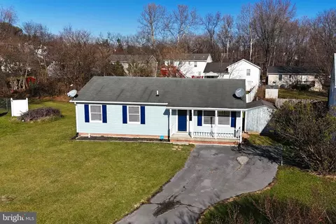 38 Aster Ct, Martinsburg, WV 25404