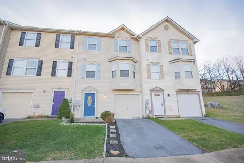 95 Thornberry Dr, Martinsburg, WV 25403