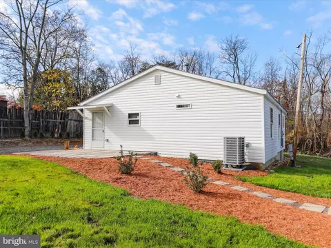 Exterior - 424 Raging River Rd, Falling Waters, WV 25419 photo 4 of 5