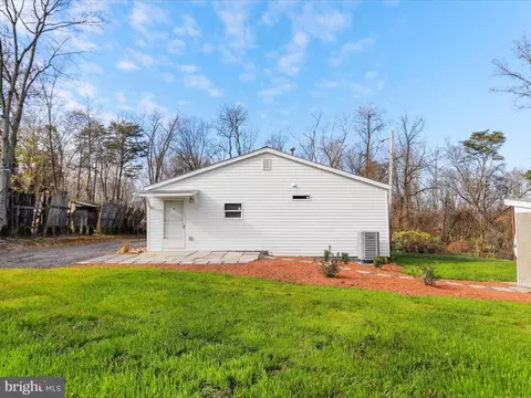 Exterior - 424 Raging River Rd, Falling Waters, WV 25419 photo 3 of 5