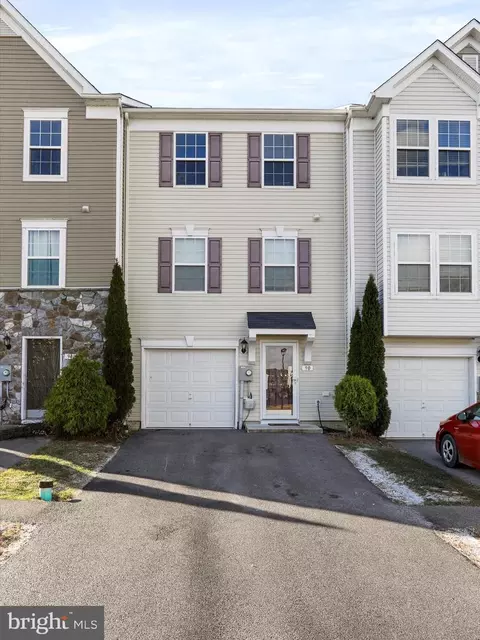 90 Teakwood Dr, Martinsburg, WV 25404