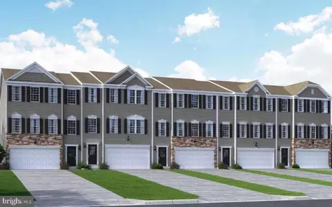 17 Lyriq Ct, Inwood, WV 25428