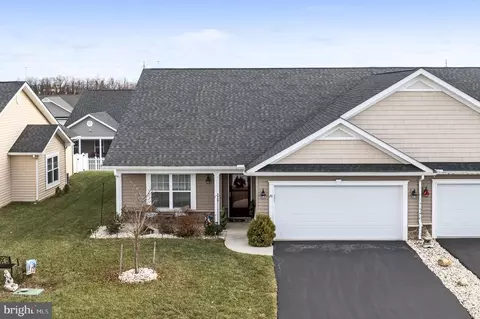 20 Trebeck Trl, Falling Waters, WV 25419