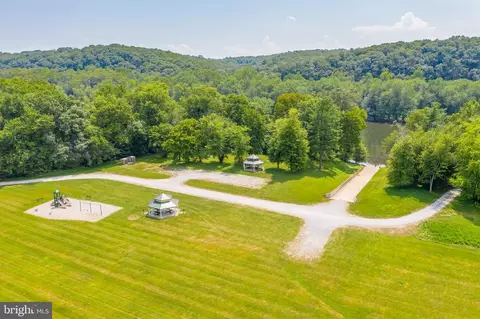 Exterior - 38 Streamside Pl, Falling Waters, WV 25419 photo 8 of 10