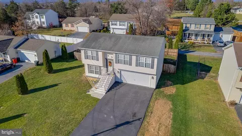 28 Kelsey Way, Inwood, WV 25428