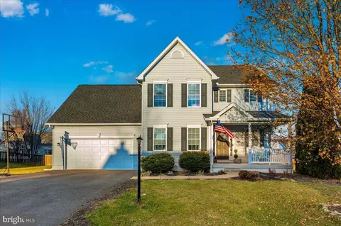 57 Isadore Ln, Martinsburg, WV 25401