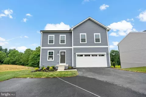 135 Grayling Rd, Inwood, WV 25428