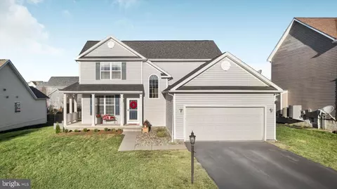 52 Diamante Dr, Inwood, WV 25428