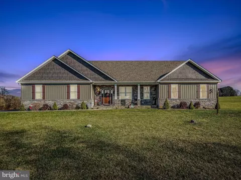 323 Anacostia Ln, Hedgesville, WV 25427