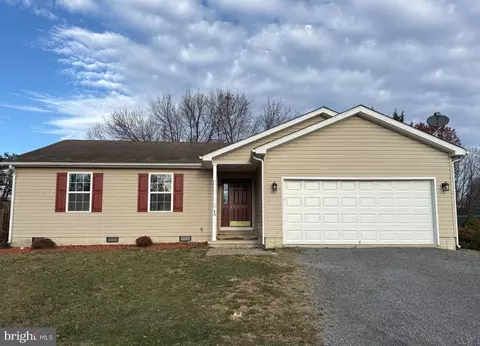 40 Neighbor Way, Inwood, WV 25428