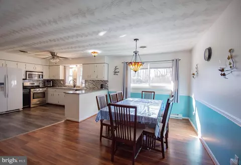 Dining - 115 Dove Ln, Falling Waters, WV 25419 photo 1 of 3