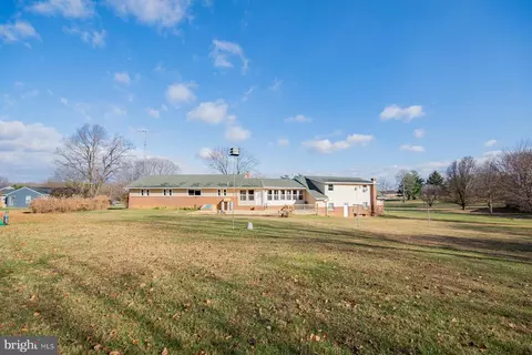 Exterior - 115 Dove Ln, Falling Waters, WV 25419 photo 10 of 15