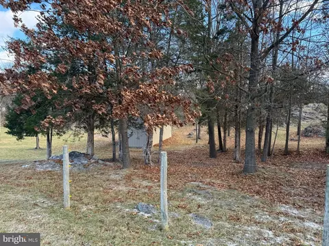 318 Comstock Dr, Shepherdstown, WV 25443