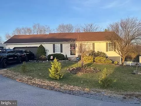 70 Glossy Ibis Ln, Martinsburg, WV 25405