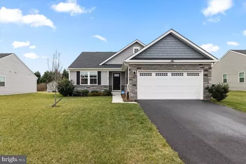 604 Switchgrass Ct, Bunker Hill, WV 25413