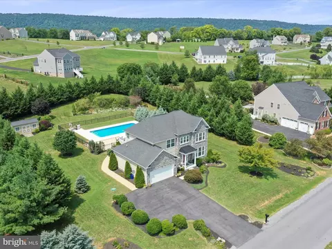 63 Holland Dr, Martinsburg, WV 25403