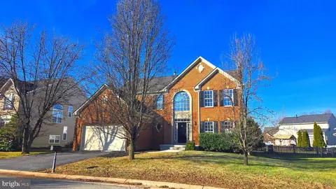 185 Augustine Ct, Kearneysville, WV 25430