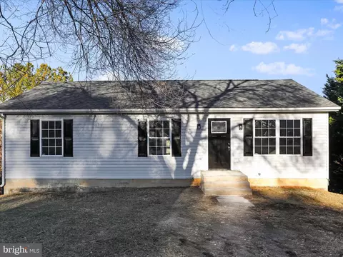 397 Grove Farm Ln, Martinsburg, WV 25404
