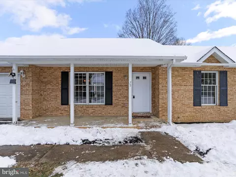 75 Stanford Ln, Falling Waters, WV 25419 photo 2