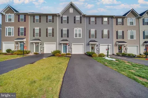 56 Absolution Dr, Hedgesville, WV 25427