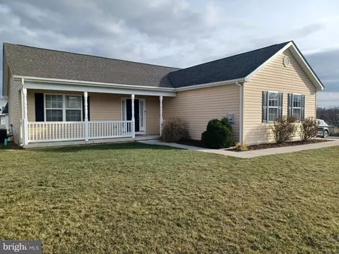 62 Skippers Canyon Dr, Martinsburg, WV 25403
