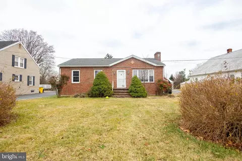 704 Rock Cliff Dr, Martinsburg, WV 25401