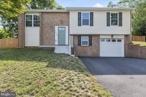 135 Still Meadow Dr, Martinsburg, WV 25405