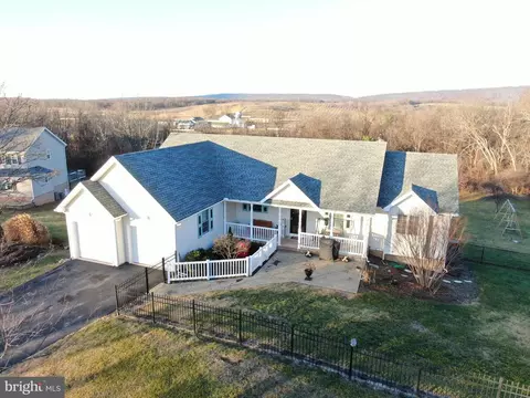 196 Palace Ct, Inwood, WV 25428