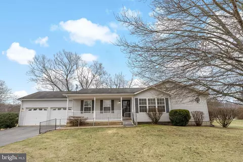 30 Tilburg Ln, Martinsburg, WV 25405