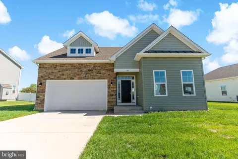 90 Santiago Cir, Martinsburg, WV 25403