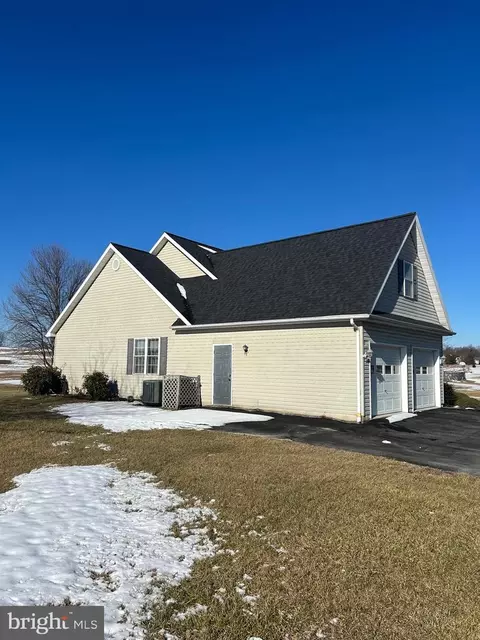 Exterior - 569 Tice Rd, Falling Waters, WV 25419 photo 5 of 11