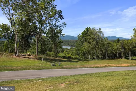 25 Falling Waters Drive, Falling Waters, WV 25419