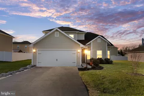 29 Eakins Ln, Martinsburg, WV 25401