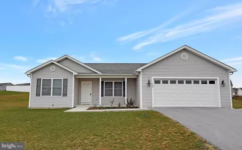 705 Ives St, Martinsburg, WV 25405