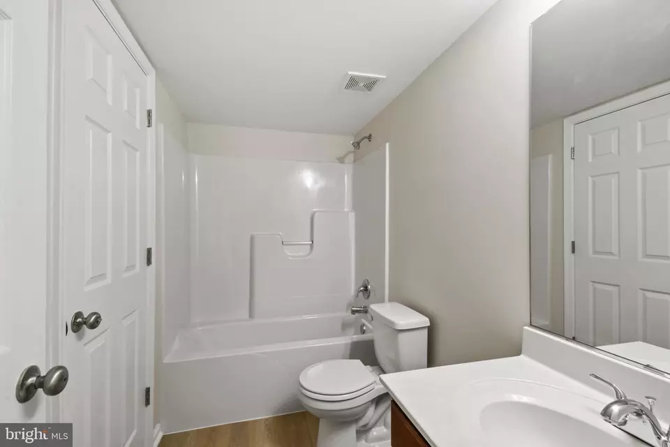 Bath - 424 Tyler Way, Martinsburg, WV 25404 photo 1 of 2