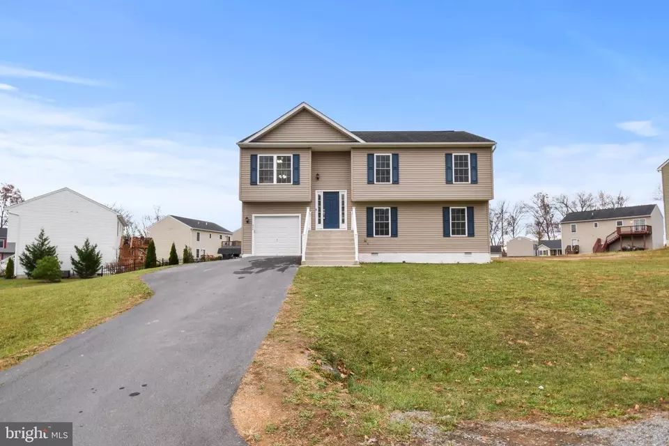 Exterior - 424 Tyler Way, Martinsburg, WV 25404 photo 1 of 4