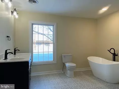 Bath - 2545 Grade Rd, Falling Waters, WV 25419 photo 5 of 7