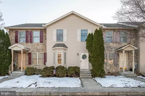 52 Judges Ct, Inwood, WV 25428