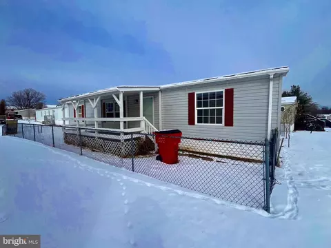 447 Royal Crest Dr, Martinsburg, WV 25401